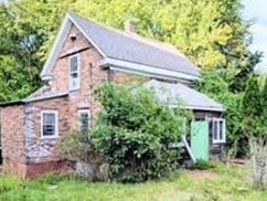 Casa Unifamiliar de 2 quartos em 138 Hackett Avenue, Attleboro