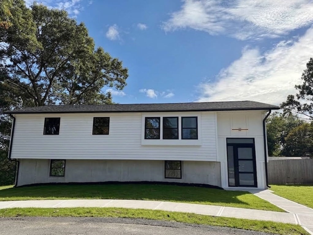 3-bed Single Family at 6 Wharton Court, Boston