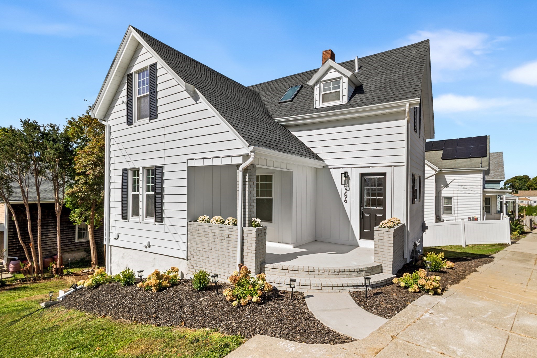 Casa Unifamiliar de 3 habitaciones en 256 Weetamoe St., Fall River