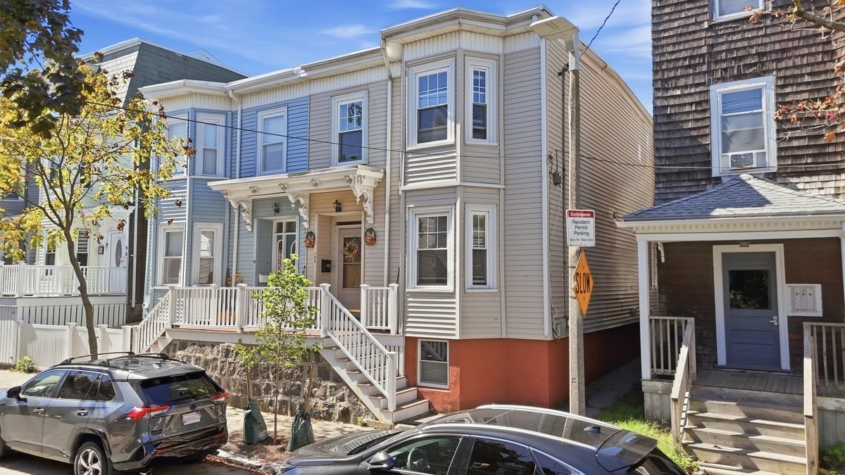 4-bed Single Family at 100 Buttonwood St, Boston