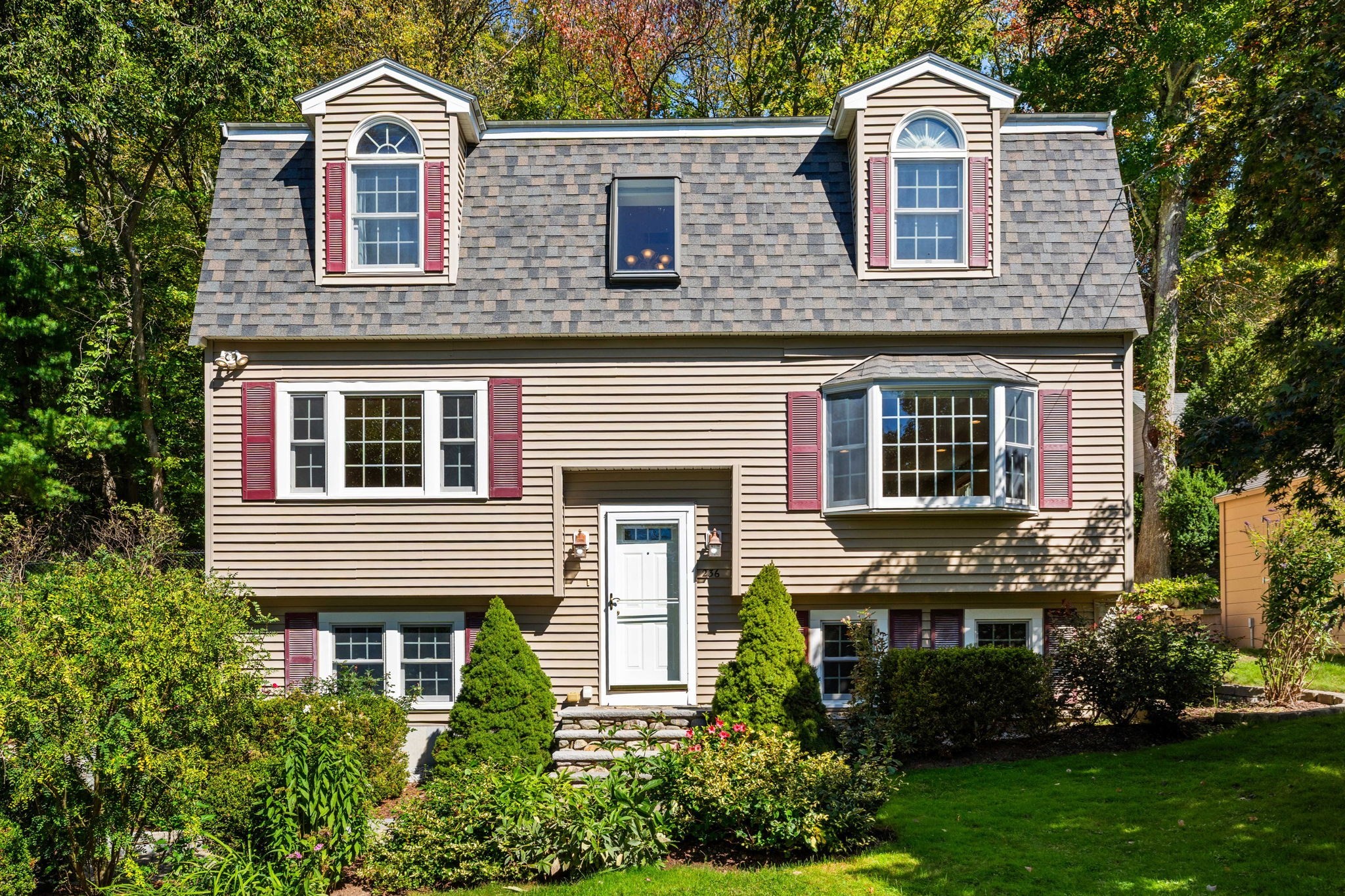 Casa Unifamiliar de 3 habitaciones en 236 Sherburne Ave, Tyngsborough