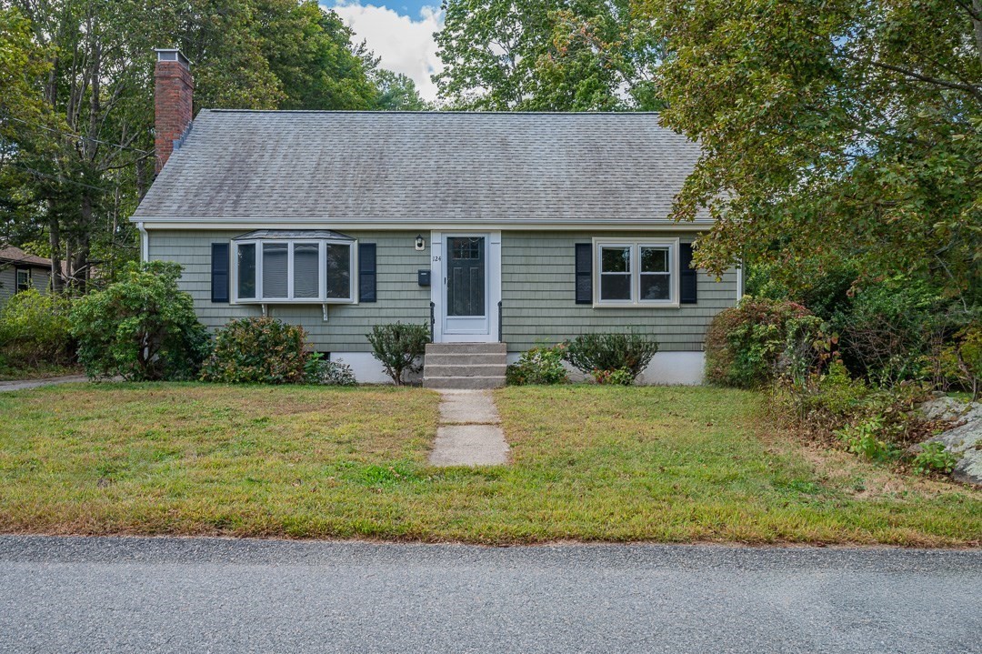 5-bed Single Family at 124 King Hill Road, Braintree