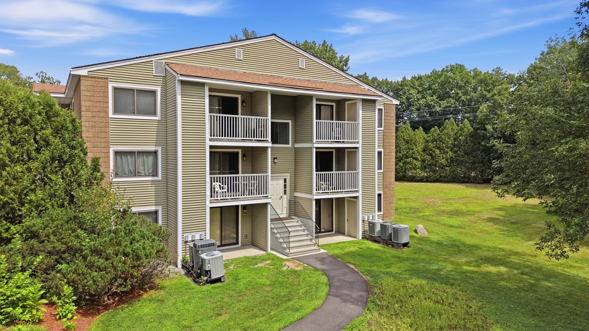 Condomínio de 2 quartos em 3 Bridgeview Circle # 57, Tyngsborough