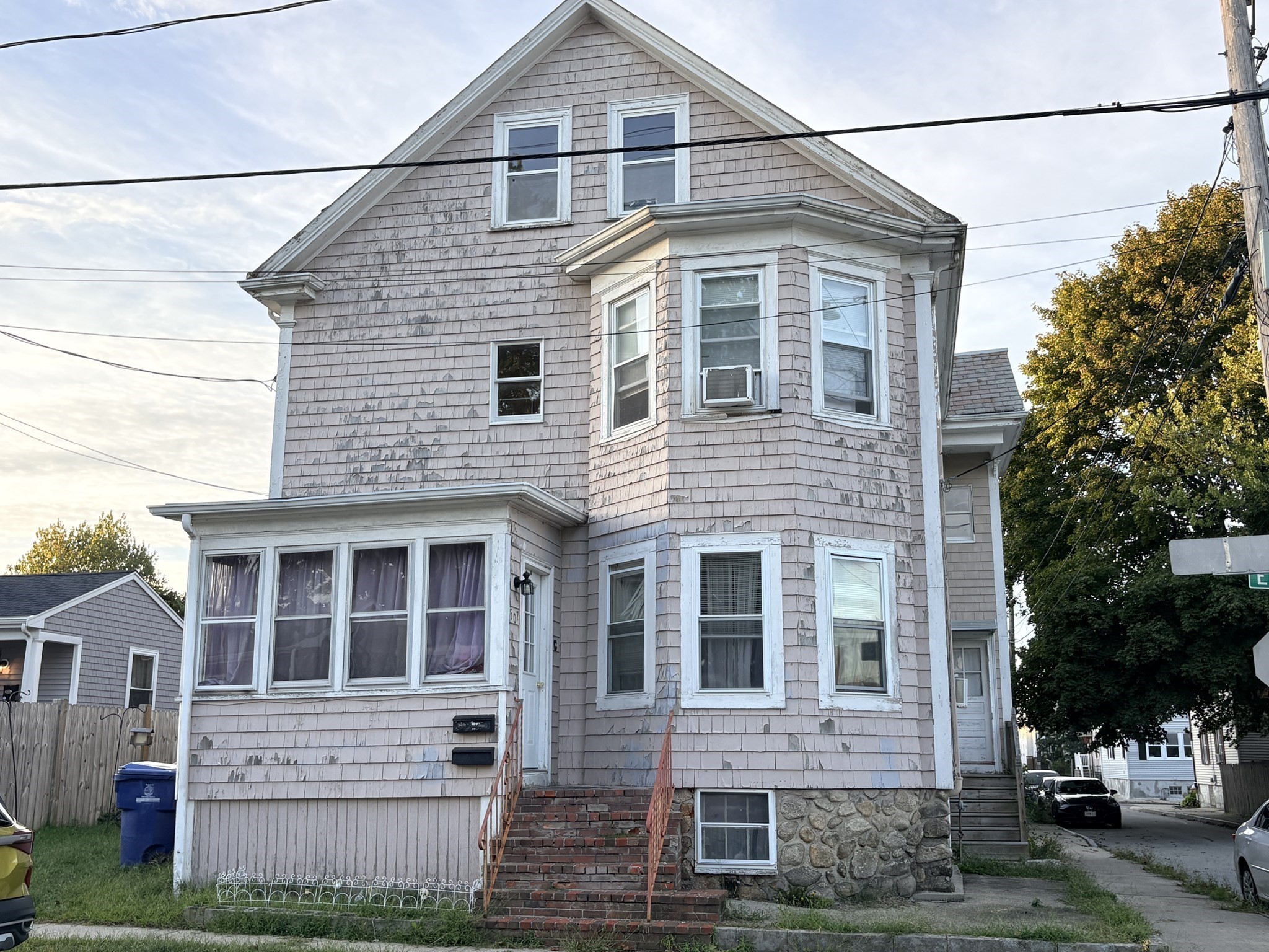 5-bed Multi-Family at 507 Elm St, New Bedford