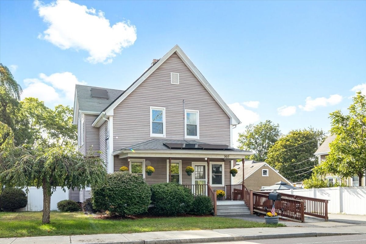 Casa Unifamiliar de 4 habitaciones en 307 S Main Street, Attleboro