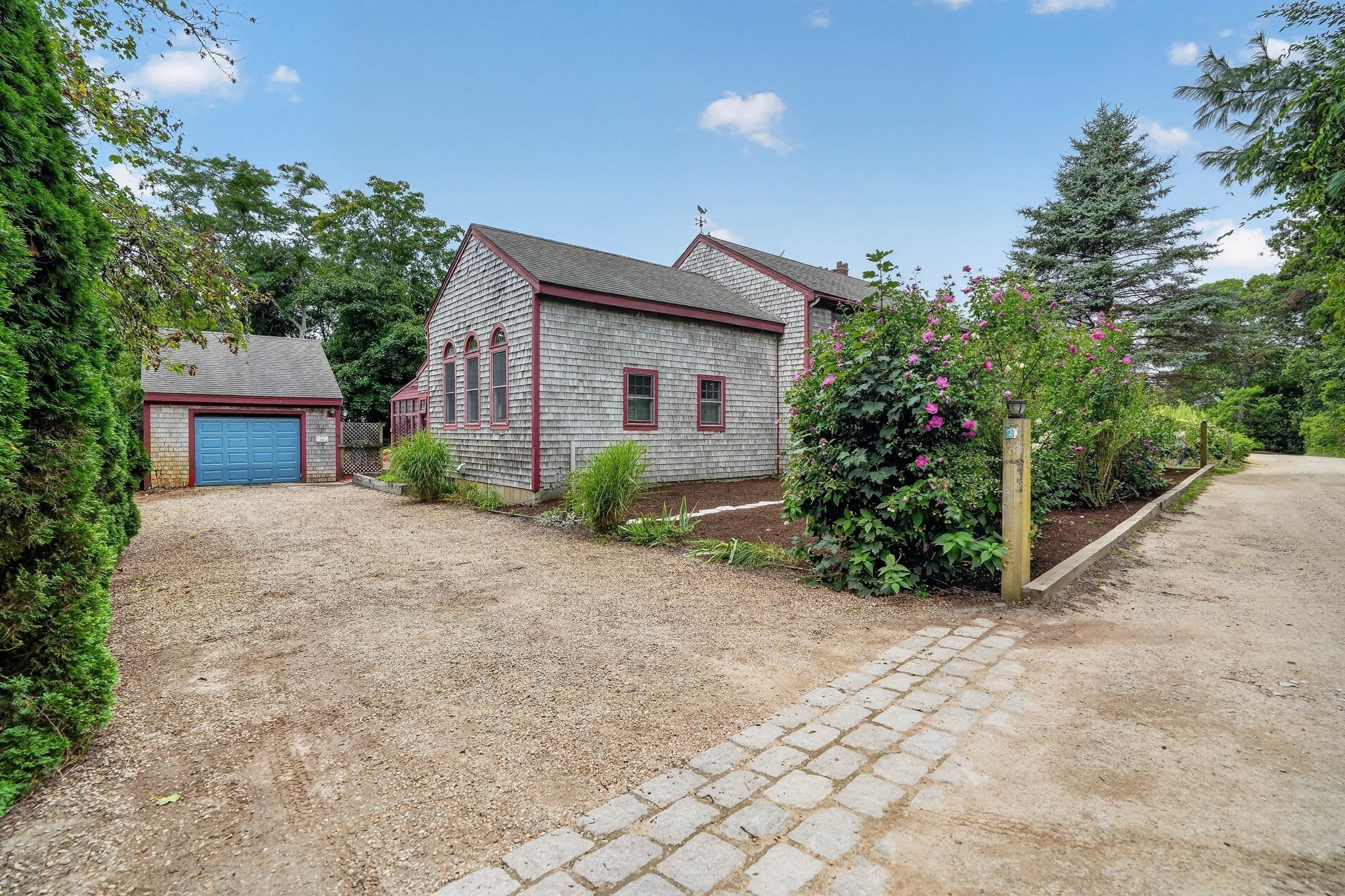 4-bed Single Family at 32 Norton Orchard Rd, Edgartown