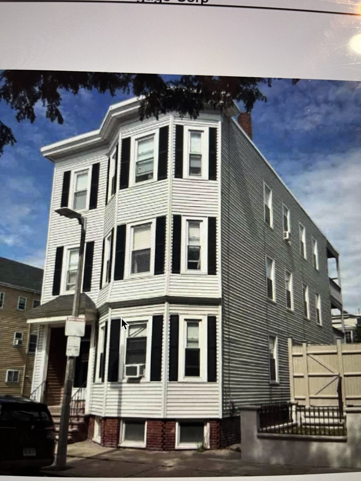 Multifamiliar de 8 quartos em 922 E Fourth St, Boston