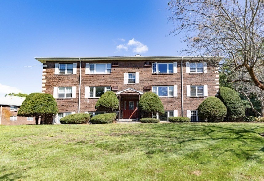 Condominio de 2 habitaciones en 120 Parker St # 22, Acton