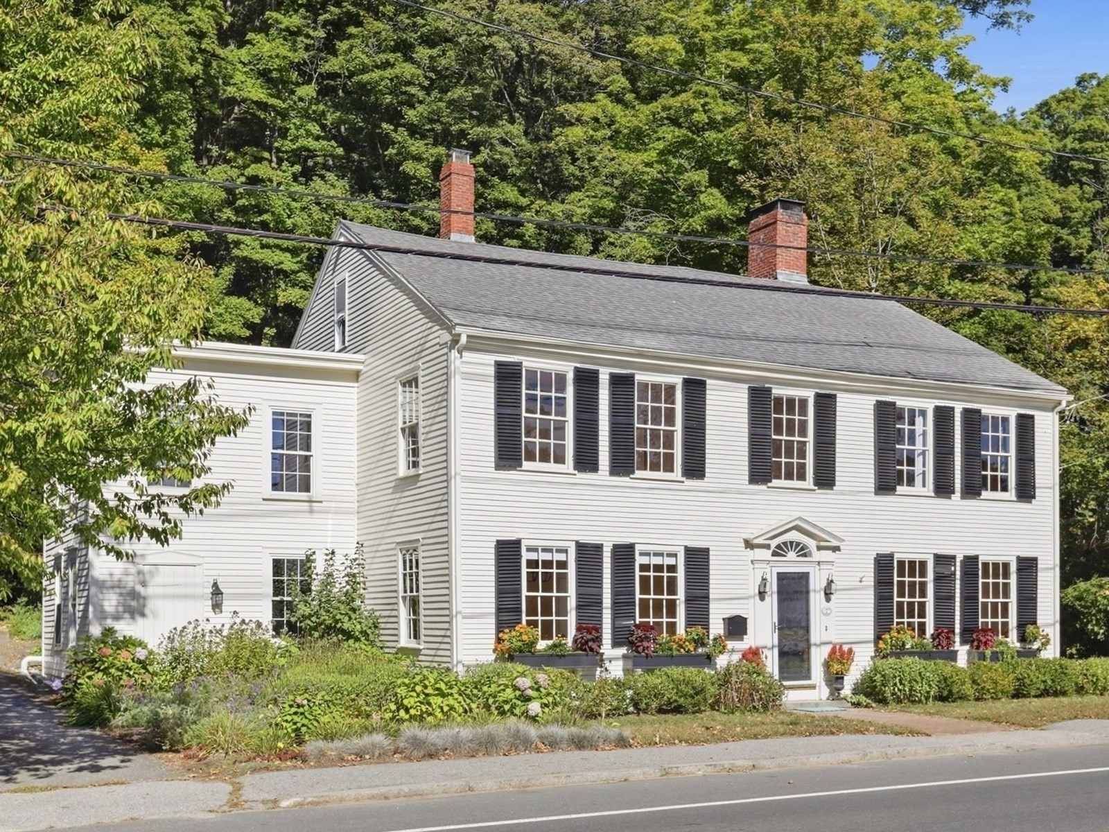 5-bed Single Family at 249 Main St, Groveland