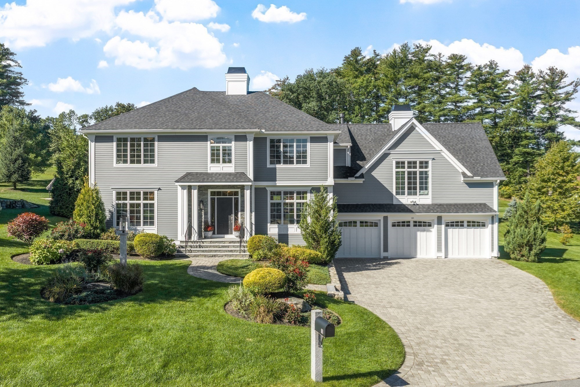 4-bed Single Family at 10 Trevino Circle, Andover