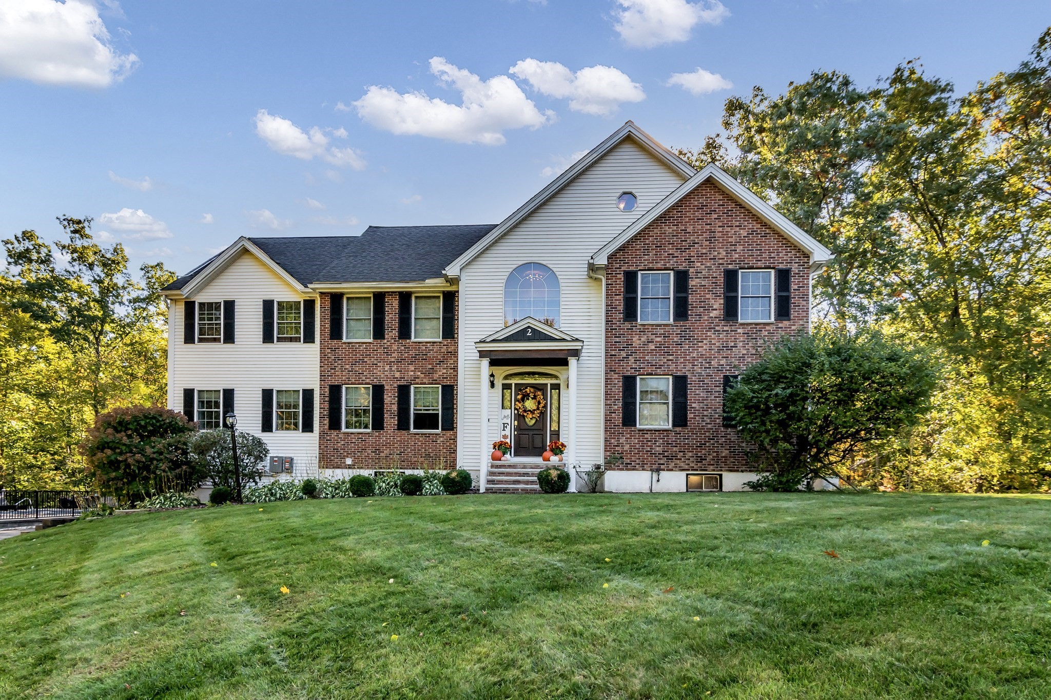 5-bed Single Family at 2 Hitching Post Ln, Methuen