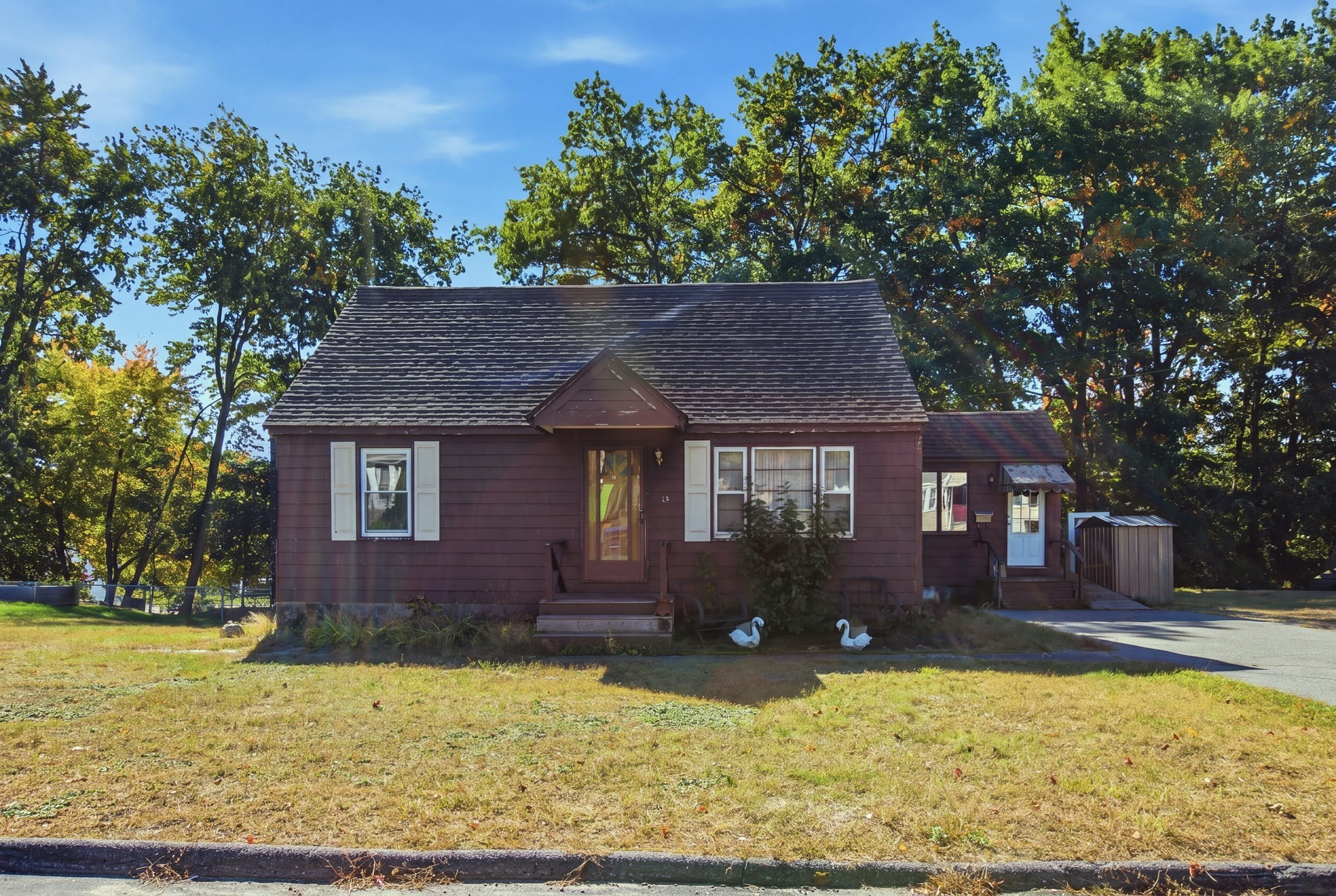 4-bed Single Family at 54 Capitol St, Methuen