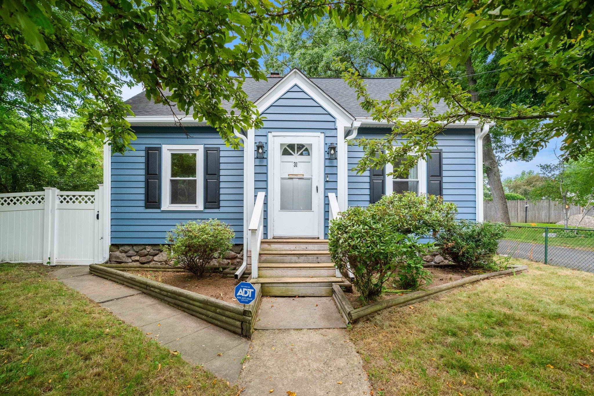 3-bed Single Family at 31 Lincoln St, Methuen