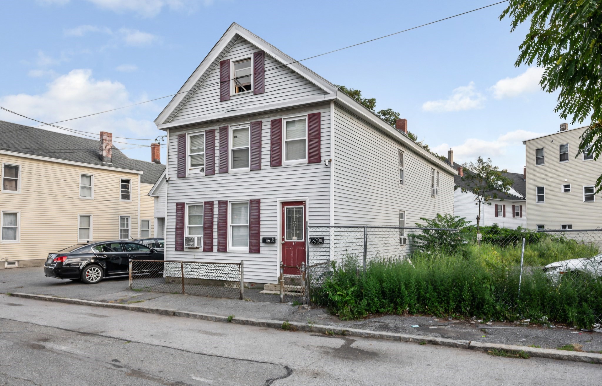 6-bed Multi-Family at 17 Auburn St, Lowell