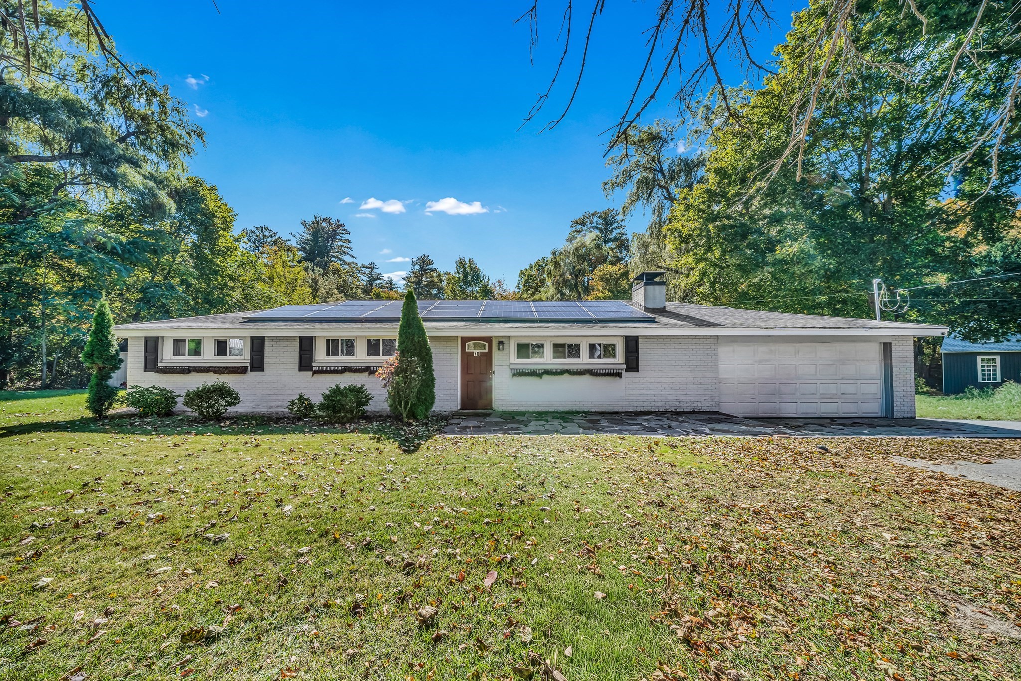 4-bed Single Family at 70 River Rd, Andover