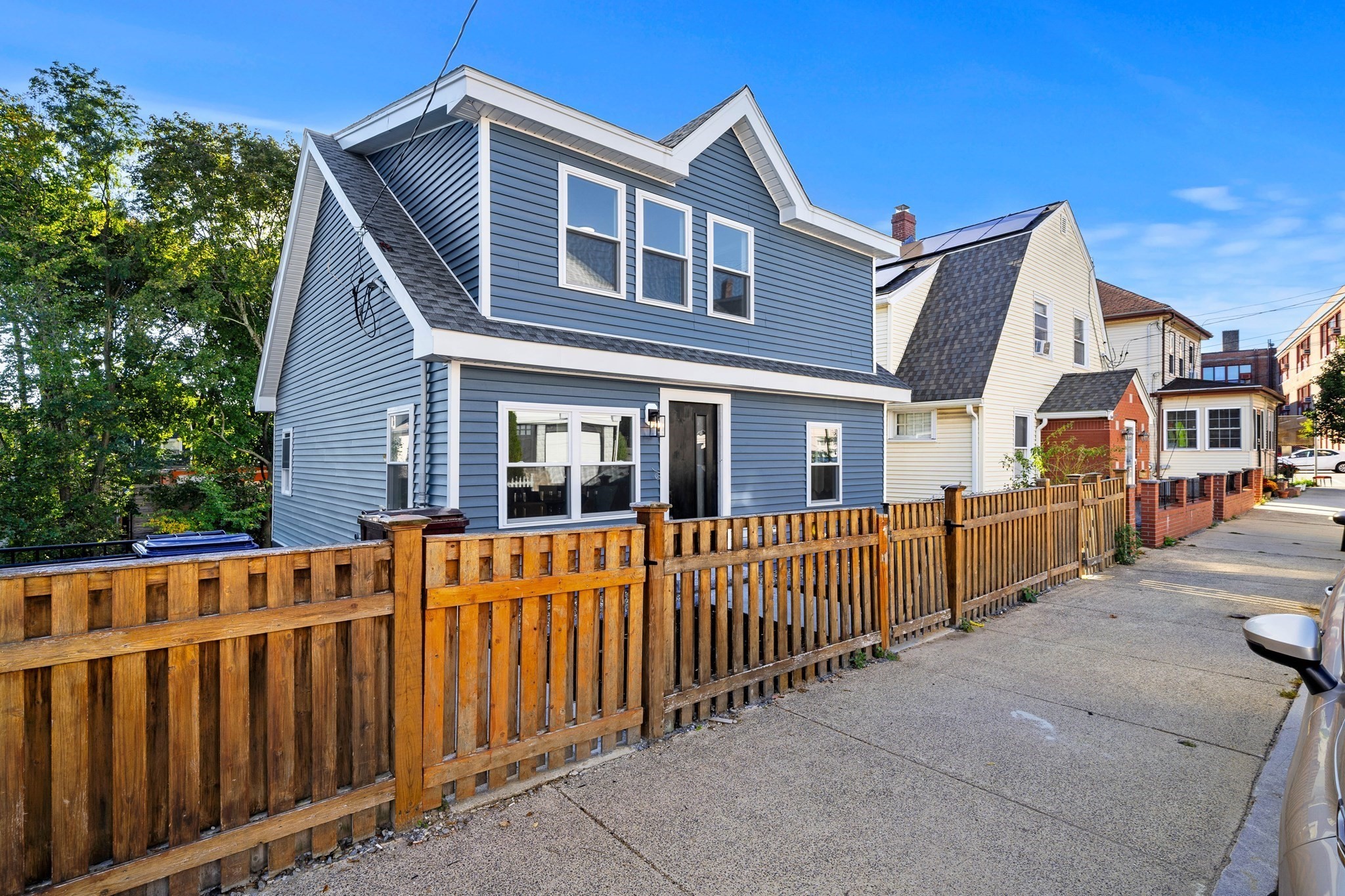 6-bed Single Family at 18 Derne, Everett