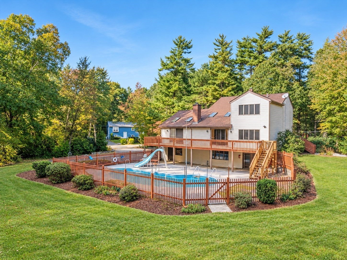 3-bed Single Family at 55 Hill St, Lakeville