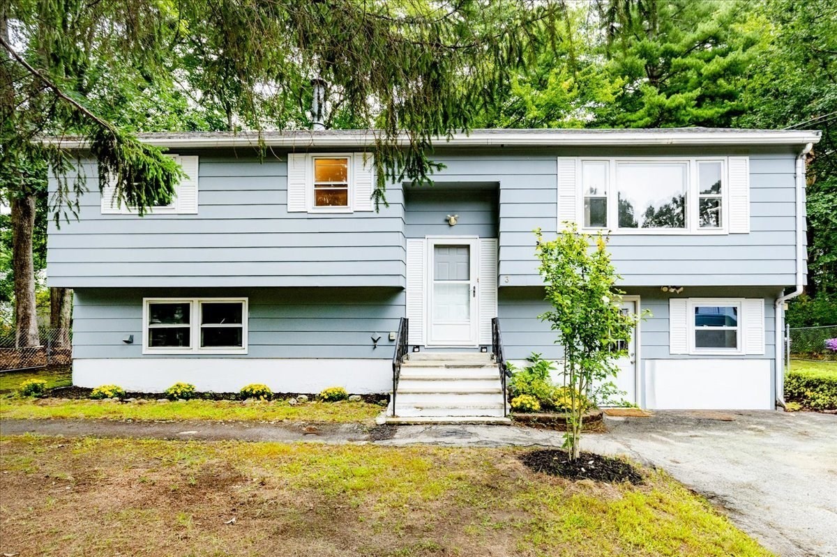 Casa Unifamiliar de 3 quartos em 3 Bernice Ave, Salem
