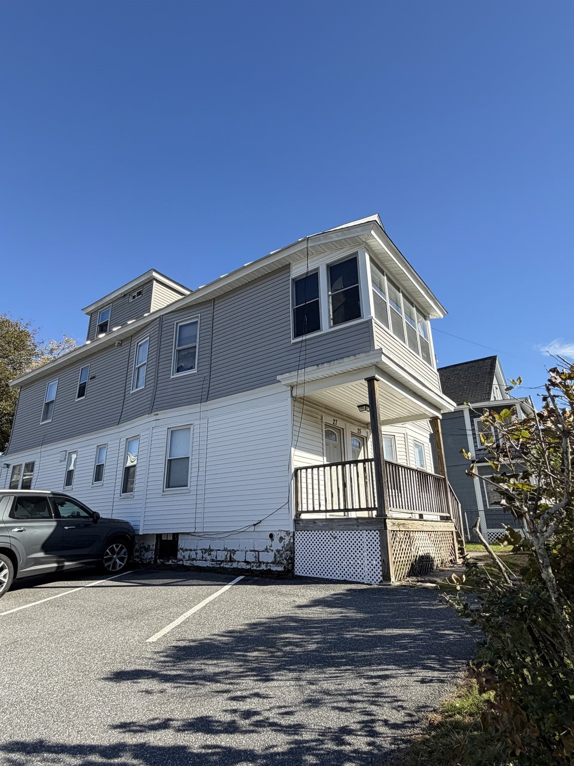 6-bed Multi-Family at 25-27 Plymouth St, Methuen