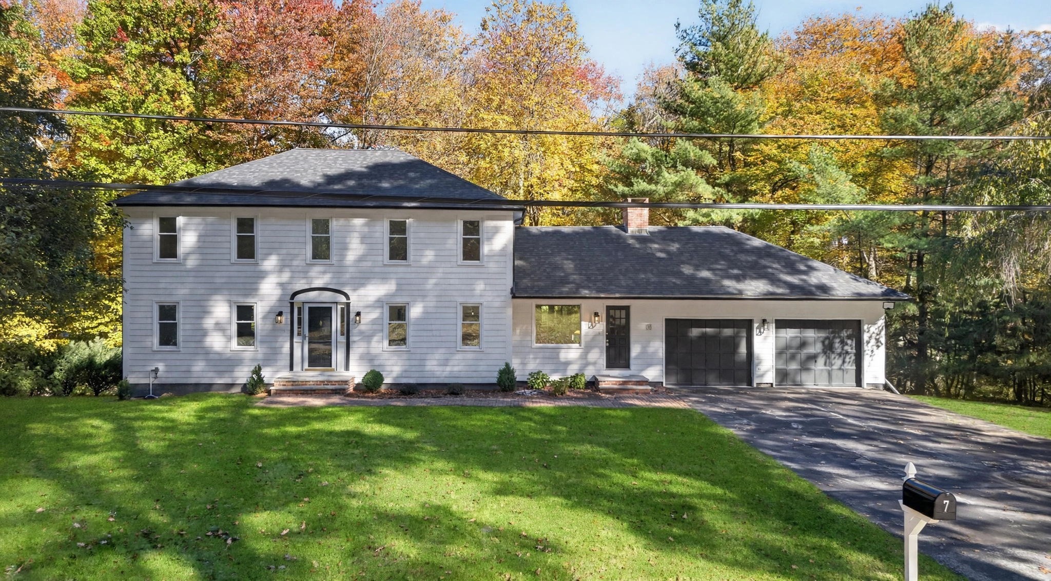 4-bed Single Family at 7 Hillcrest Dr, Chelmsford