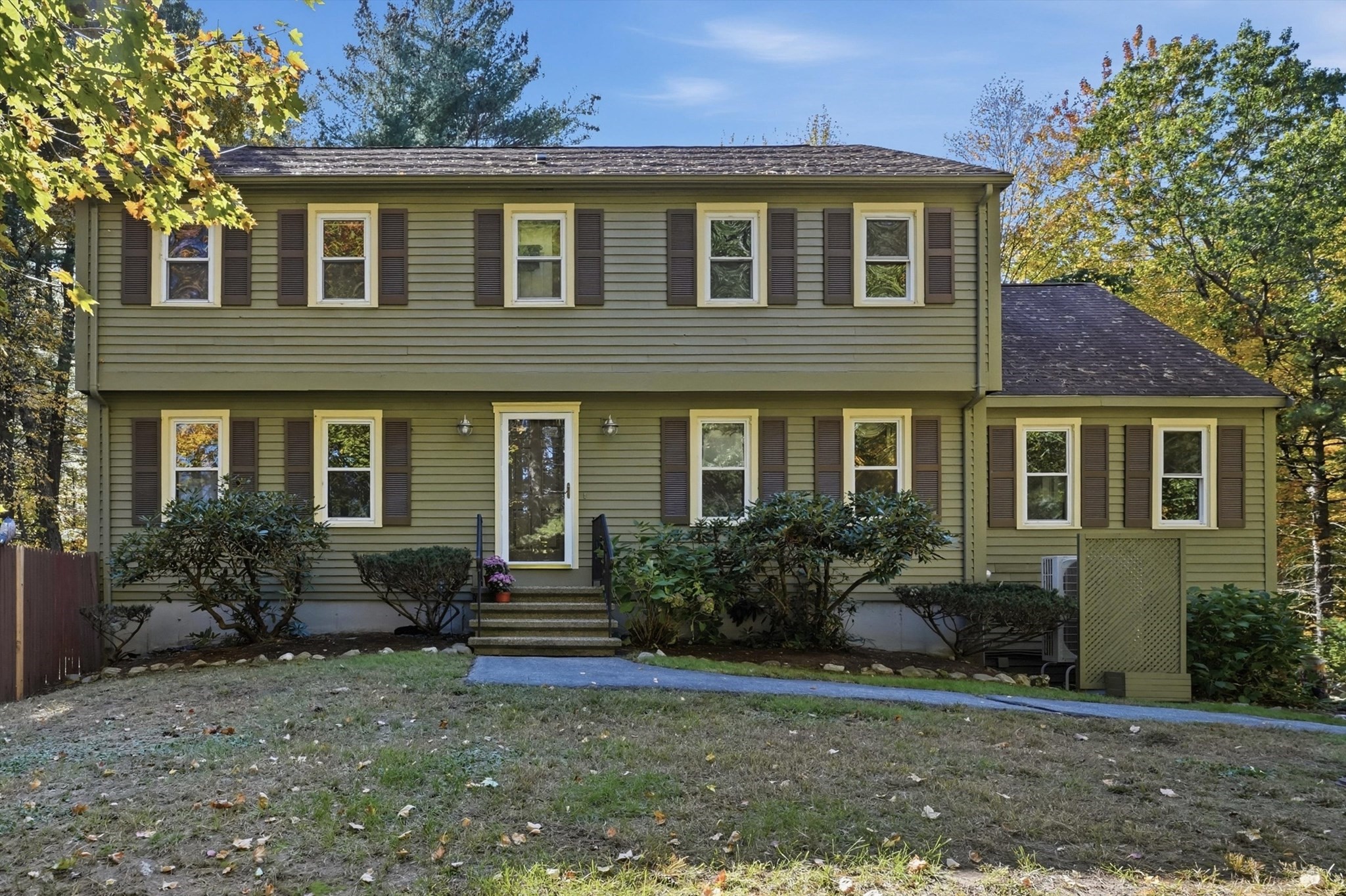 4-bed Single Family at 8 Montclair Ave, Andover