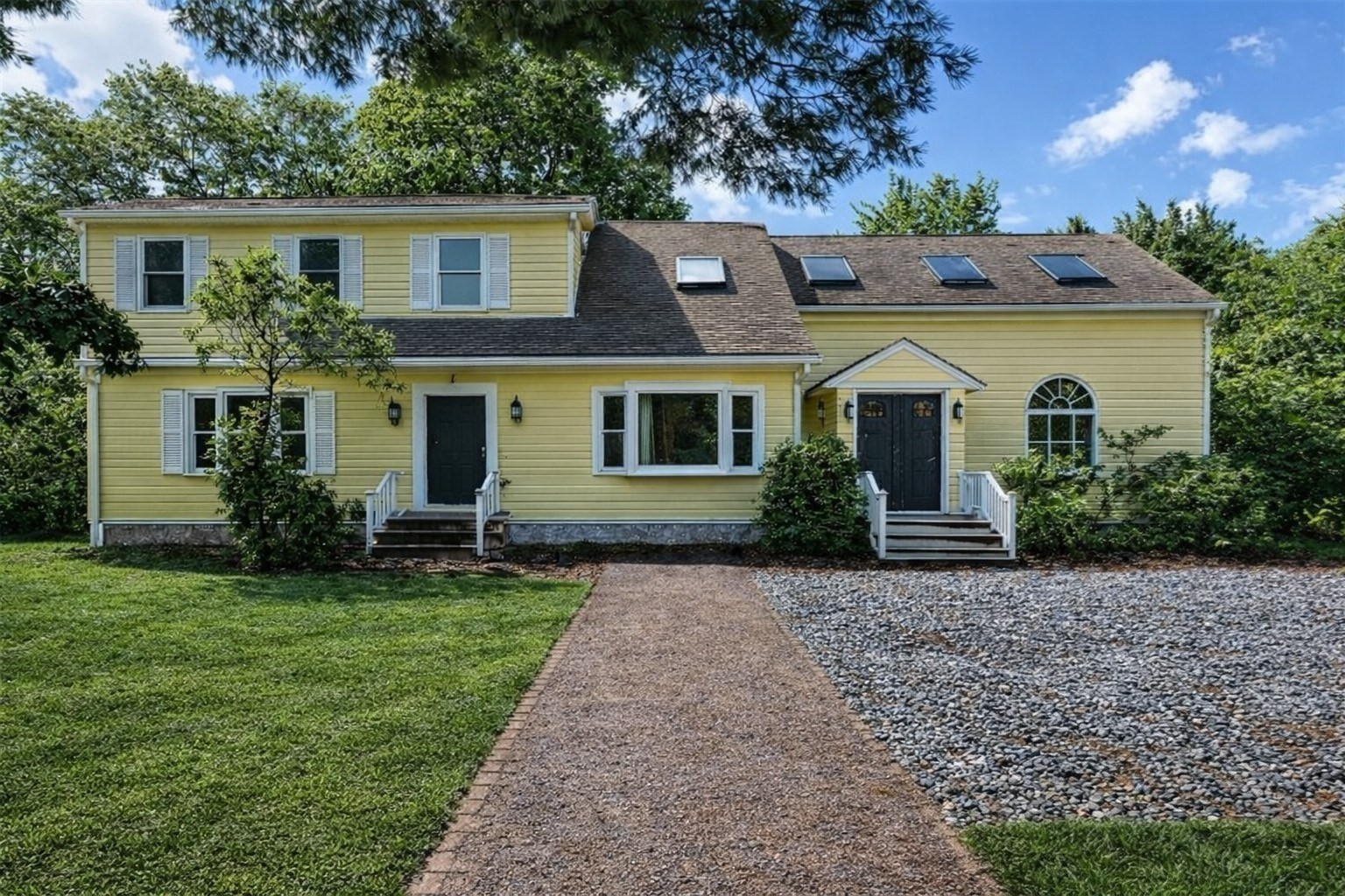 Casa Unifamiliar de 6 habitaciones en 56 Pleasant View Ave, Smithfield