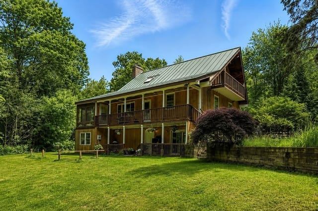3-bed Single Family at 3 Flagg Hill Rd, Heath