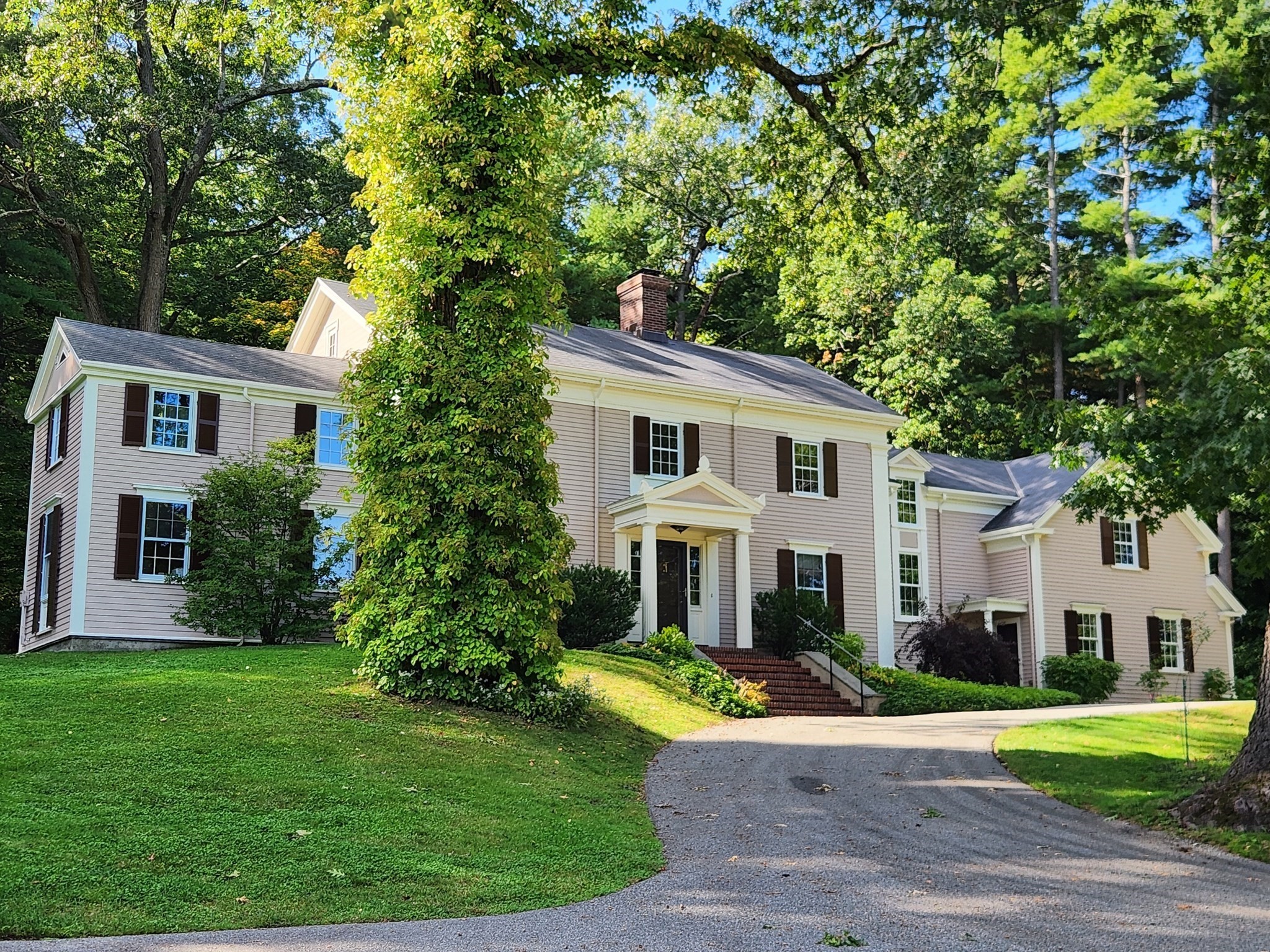 Casa Unifamiliar de 5 habitaciones en 1632 Canton Ave, Milton
