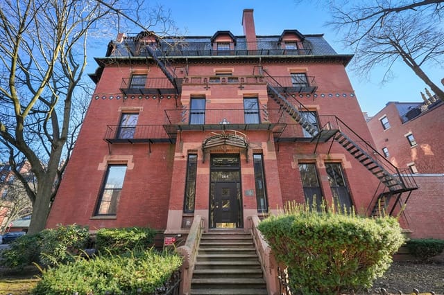 Comercial de 0 quartos em 164 Marlborough St # 3B, Boston