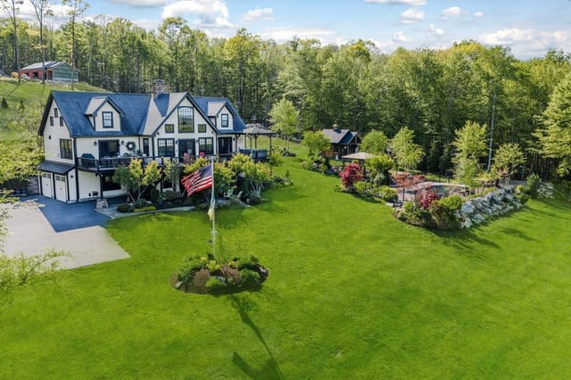 Casa Unifamiliar de 3 quartos em 329 Southampton Rd, Westhampton
