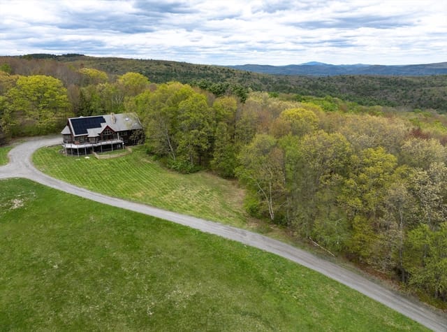 Casa Unifamiliar de 6 habitaciones en 184 West Rd, Bernardston