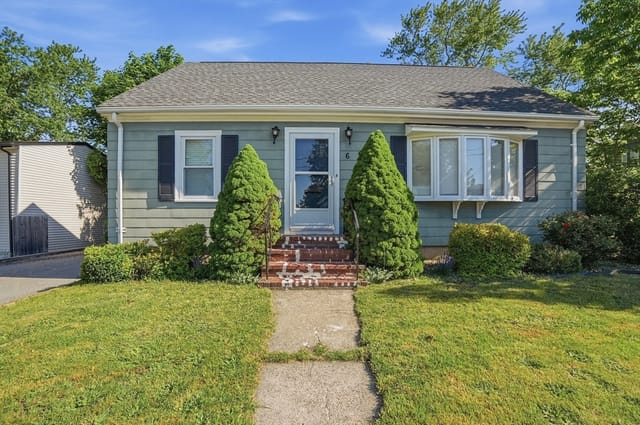 Casa Unifamiliar de 3 quartos em 6 Guillotte Street, Acushnet