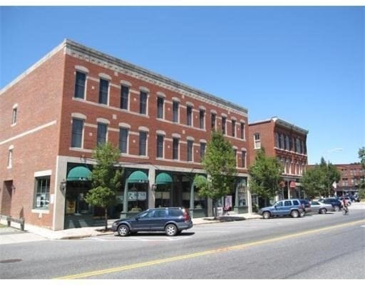 Condominio de 1 habitaciones en 21 South Street # 22, Westborough
