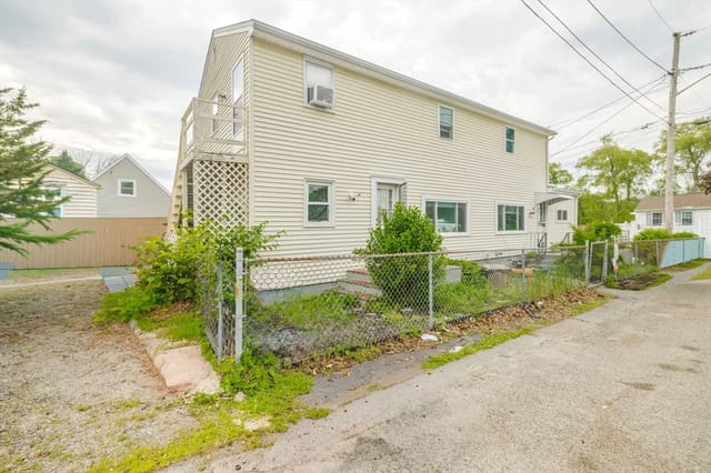 Casa Unifamiliar de 5 quartos em 2078 Palmer St, Dighton