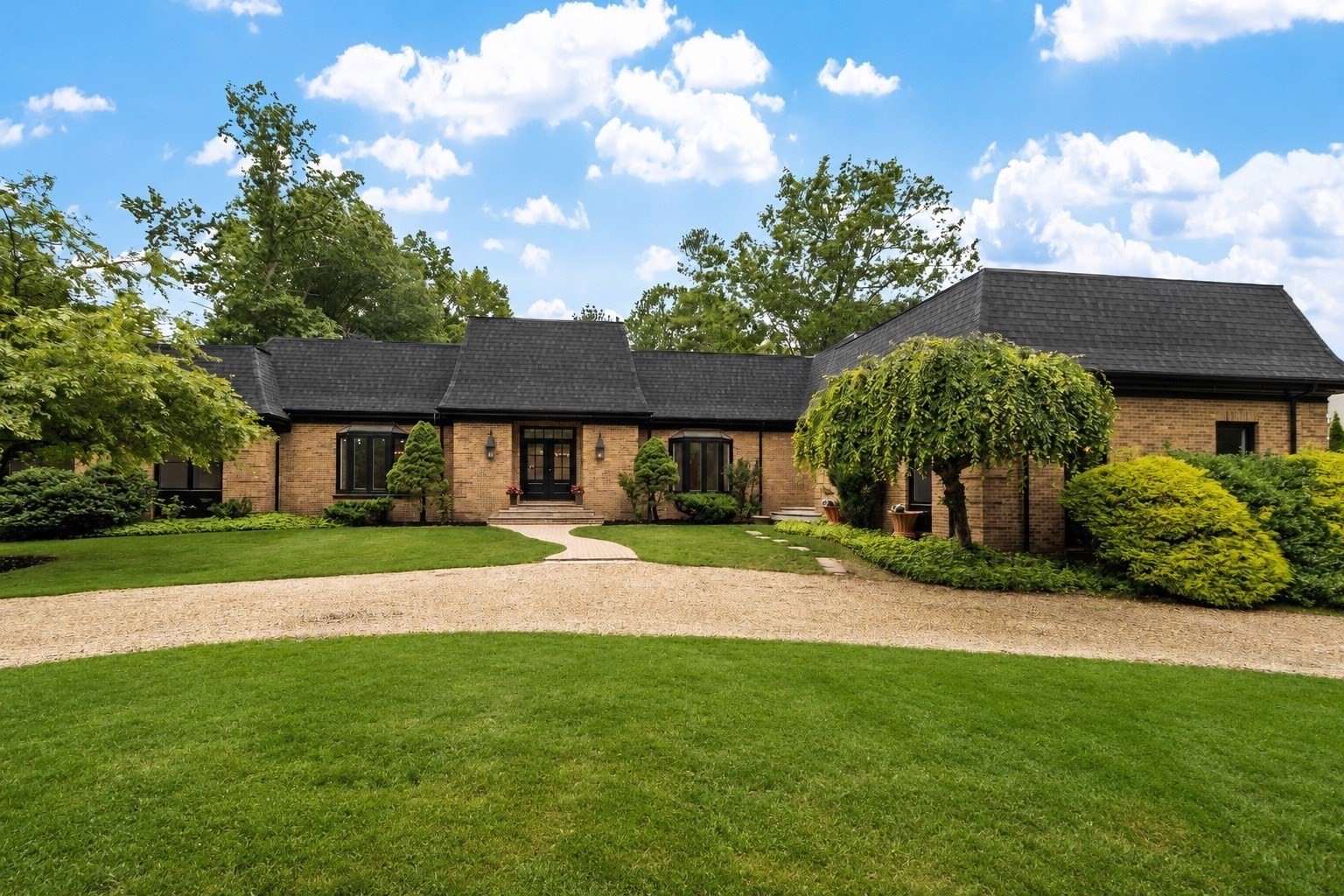 4-bed Single Family at 21 Wildewood Dr, Lynnfield