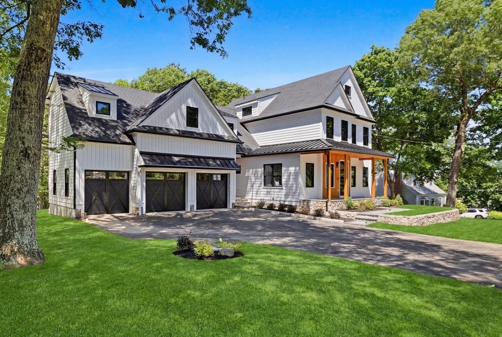 5-bed Single Family at 4 Foster Rd, Burlington