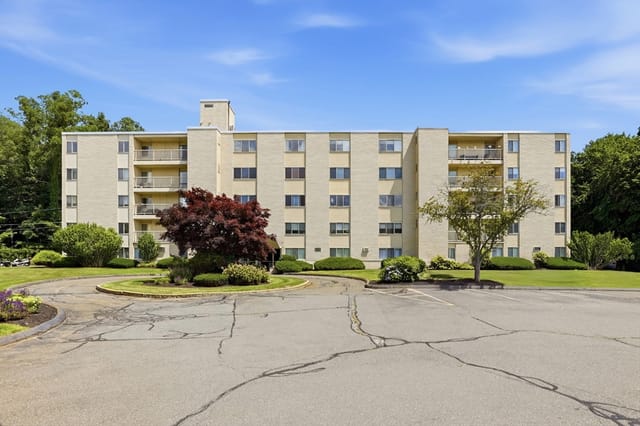 2-bed Condo at 300 Park Terrace Drive # 358, Stoneham