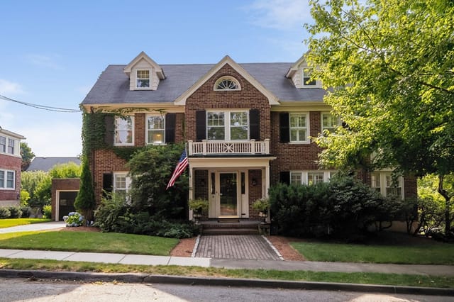 5-bed Single Family at 3 Essex Rd, Belmont