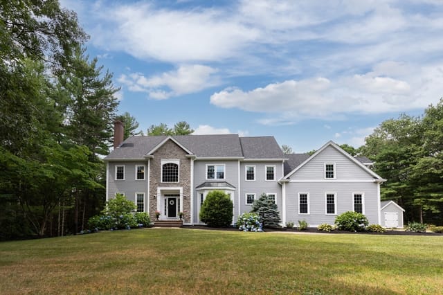 4-bed Single Family at 239 Country Club Way, Kingston