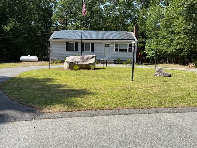 3-bed Single Family at 11 C H Clark Dr, Freetown