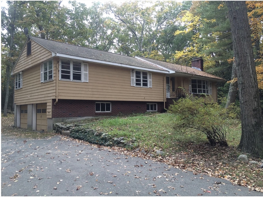 3-bed Single Family at 6 Partridge Ln, Lincoln