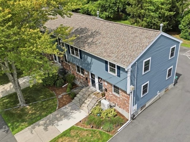 2-bed Condo at 110 Hooper Rd # 110, Dedham