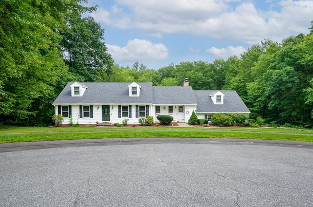 Casa Unifamiliar de 3 quartos em 240 Meadow Wood Dr, Holden