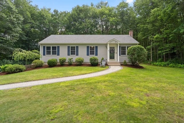 Casa Unifamiliar de 3 quartos em 352 Town Farm Rd, Barre