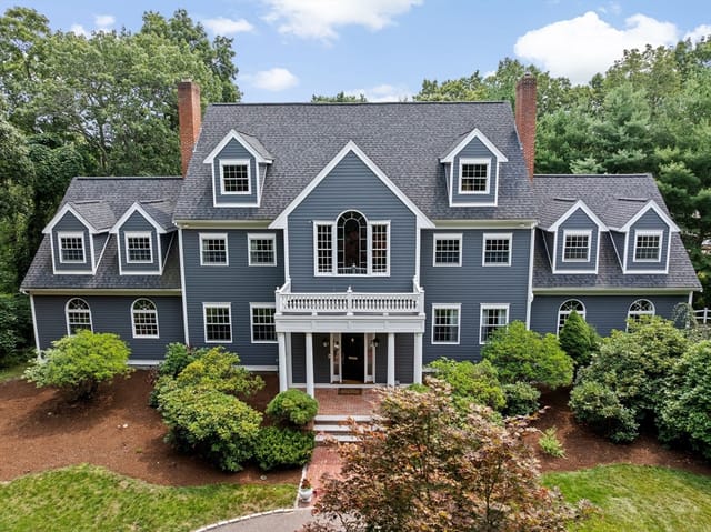 Casa Unifamiliar de 4 quartos em 105 East St, Hingham