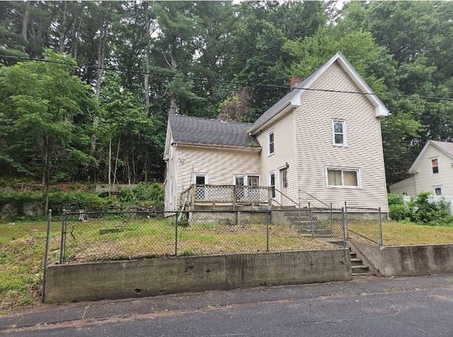 Casa Unifamiliar de 4 quartos em 18 Keyes Street, Belchertown
