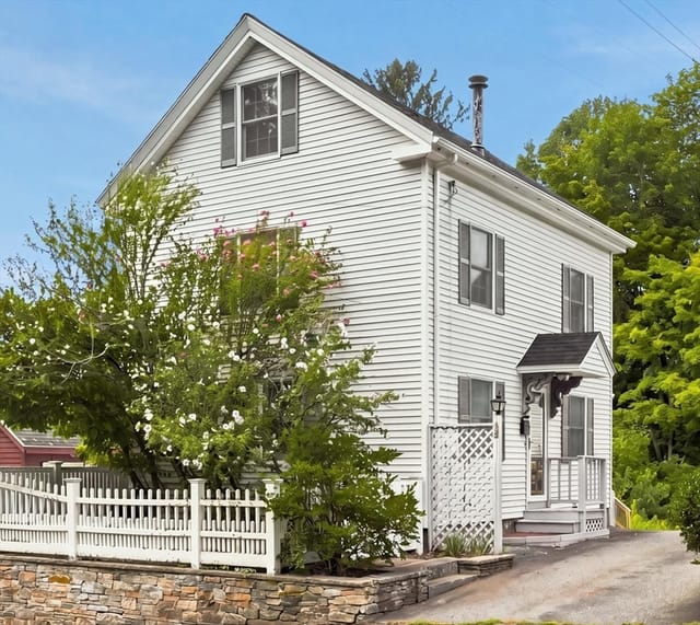 Condominio de 3 habitaciones en 58 Morton Street # A, Andover