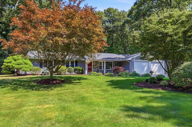 Casa Unifamiliar de 4 quartos em 17 Hickory Lane, Framingham