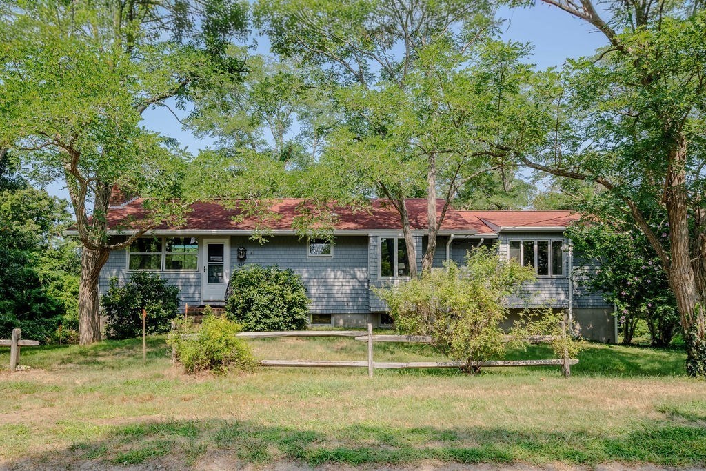 4-bed Single Family at 450 Lieutenant Island Rd, Wellfleet