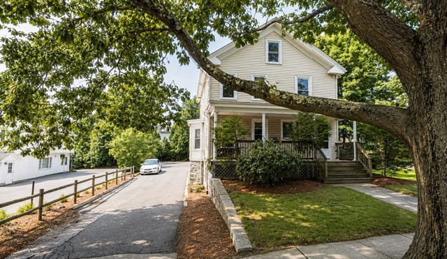 Multifamiliar de 4 quartos em 20 Pleasant St, Marlborough